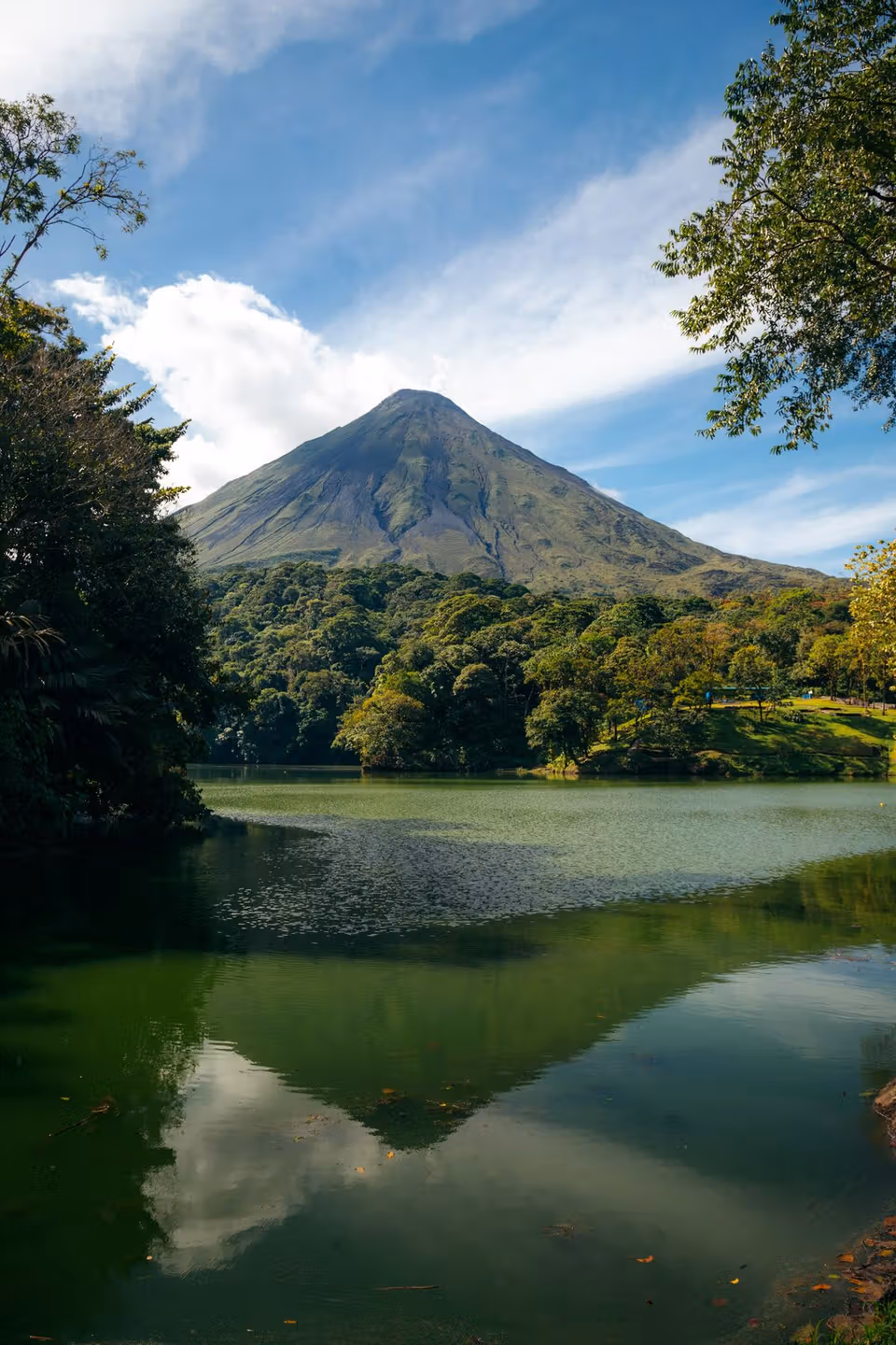 El volcán y las termales · Luna de Miel de Aventura